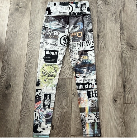 Niyama Sol NWT Close Encounters Athletic High-waisted Full Length Leggings White - Picture 9 of 10